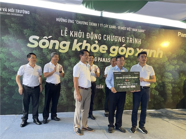 Khởi động chương trình trồng rừng “Sống khỏe góp xanh” chung sức trồng 1 tỷ cây xanh (12/11/2022)
